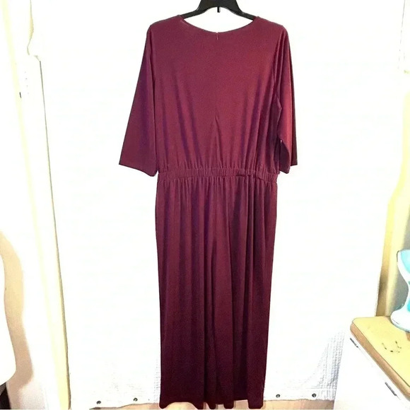 Joan Rivers Plus Size 1X Jersey Knit Jumpsuit 3/4 Slvs Back Zip Wide Leg Maroon - Picture 2 of 14